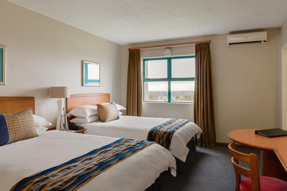 Protea Hotel By Marriott Cape Town Tyger Valley Bellville Esterno foto