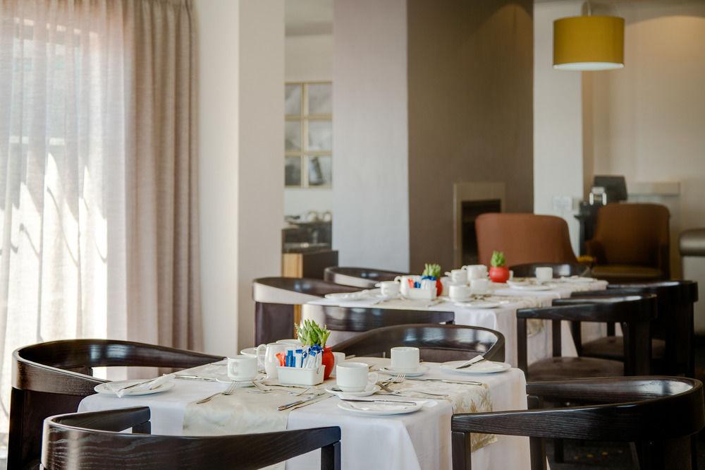 Protea Hotel By Marriott Cape Town Tyger Valley Bellville Esterno foto