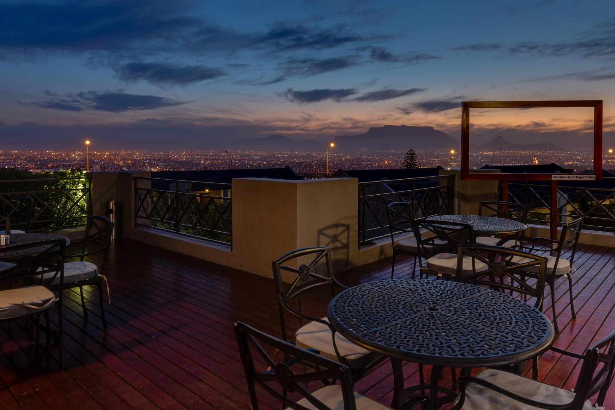 Protea Hotel By Marriott Cape Town Tyger Valley Bellville Esterno foto