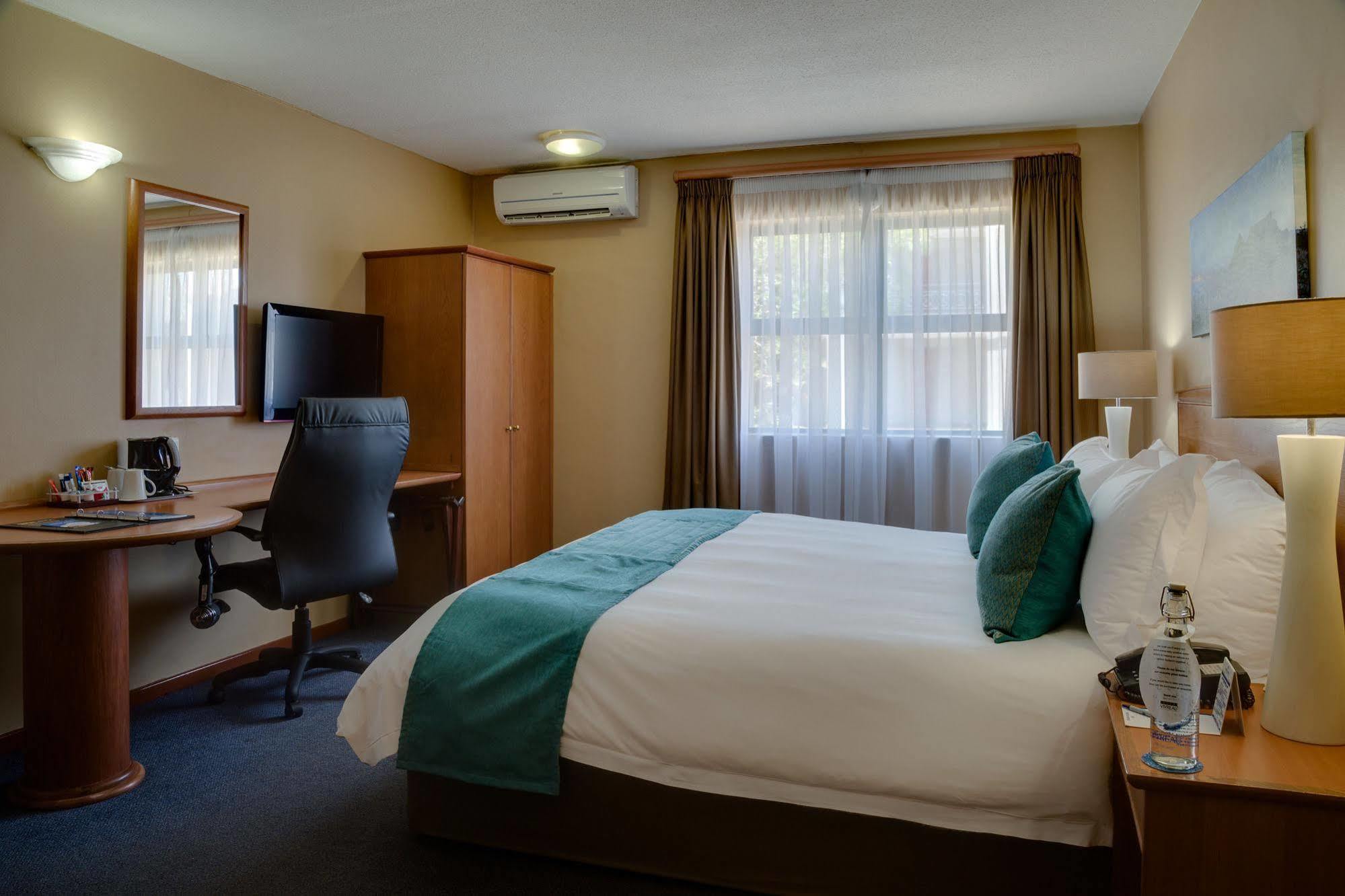 Protea Hotel By Marriott Cape Town Tyger Valley Bellville Esterno foto
