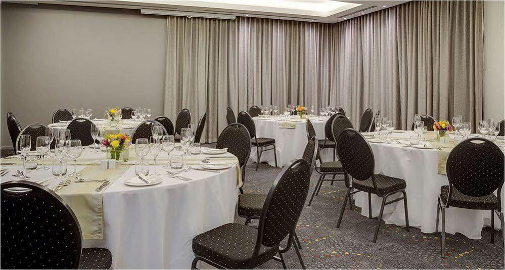 Protea Hotel By Marriott Cape Town Tyger Valley Bellville Esterno foto